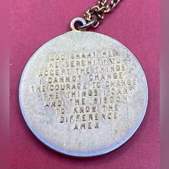 Women's Necklace Serenity Prayer Praying Hands Gold Tone Enamel 16” - Picture 2 of 2